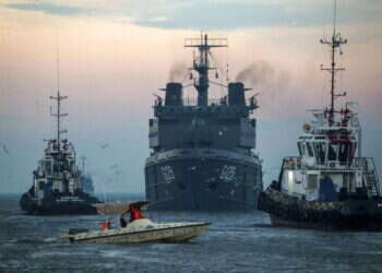 תרגיל ימי משותף בין איראן לאזרבייג'ן בים הכספי, בנמל אנזלי. צילום: משרד התקשורת של צבא איראן - AFP