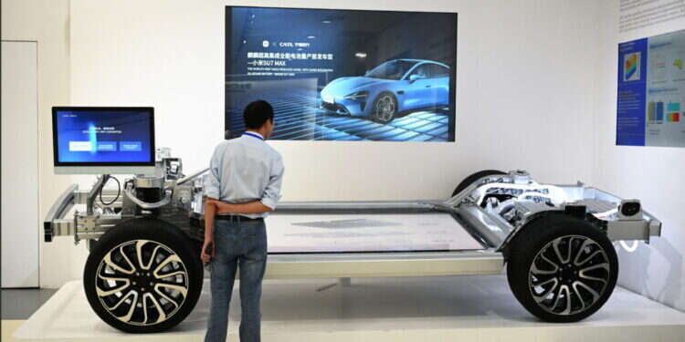 הענקית הסינית מציגה: סוללה שמחזיקה 1,000 ק"מ ושורדת התנגשות של 120 קמ"ש