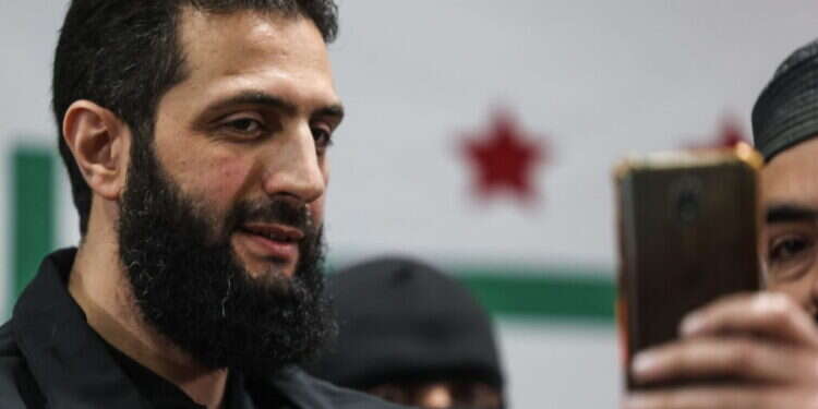 מנהיג סוריה? אחמד א-שרע (אבו מוחמד אל-ג'ולאני). צילום: AFP "אפשר להתקדם להסכם שלום": מציאות חדשה ברמת הגולן