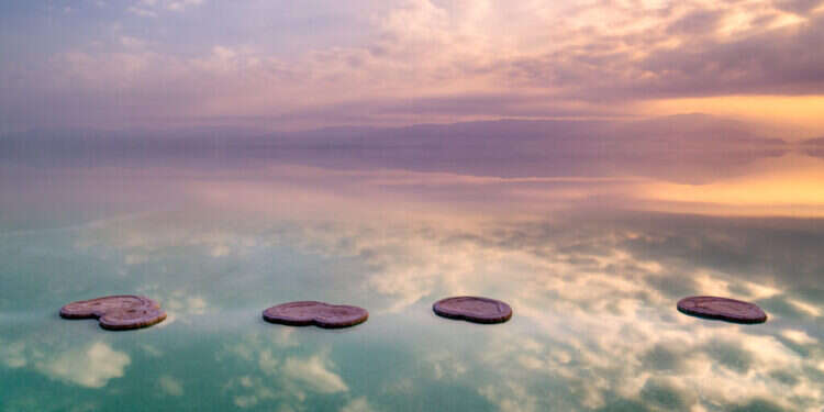 בירור סוגיות נסתרות על העולם הבא ואמונה בתורה מן השמיים. בירור סוגיות נסתרות על העולם הבא ואמונה בתורה מן השמיים. "פנקייקים בשמיים״. צילום רחפן: אסף עמרן. צולם במסגרת פרויקט ״יופי גווע״ בים המלח