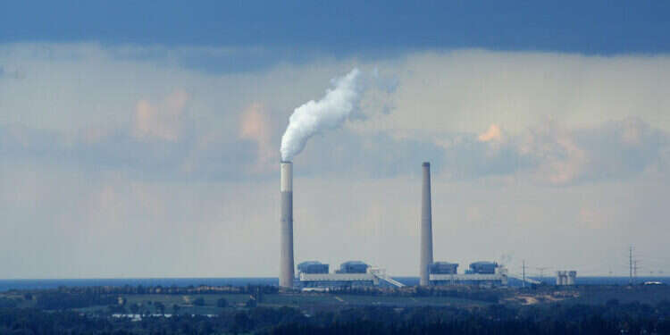 תחנת הכוח באשקלון. צילום: משה שי, פלאש 90 אזעקות באשקלון: כלי טיס עוין חדר מתימן – ונפל בשטח פתוח