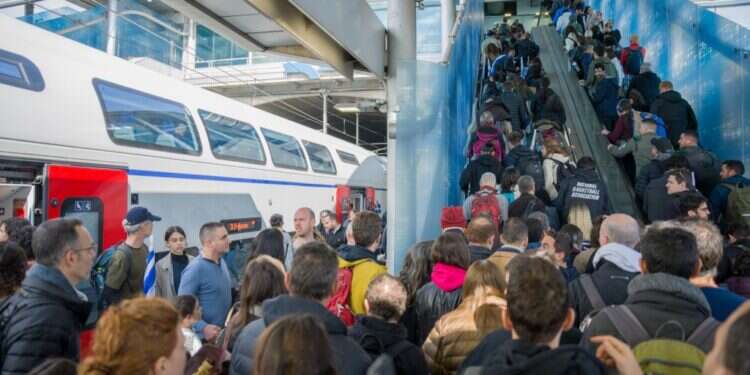 צילום: אריק מרמור, פלאש 90 עמוס, צפוף, תפוס, שמור וסולד–אאוט: הפכנו למדינה ללא מטר פנוי