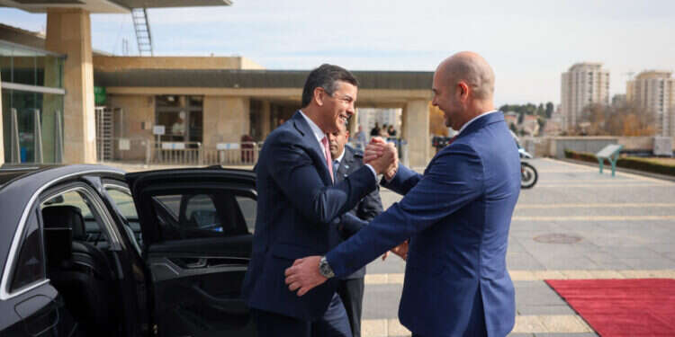 נשיא פרגוואי סנטיאגו פניה מגיע לכנסת ואמיר אוחנה. צילום: נועם מושקוביץ, דוברות הכנסת נשיא פרגוואי בכנסת: מחר נעביר את השגרירות שלנו לירושלים