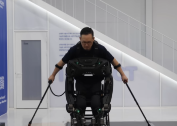 צוות מדענים מפתח חליפת "איירון מן" שתסייע למשותקים