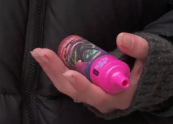 מדינה ראשונה באיחוד האירופי אוסרת סיגריות אלקטרוניות חד-פעמיות