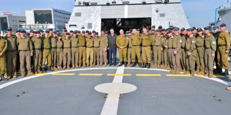 שר הביטחון: "מי שילך בדרכו של אסד יסיים כמו אסד"