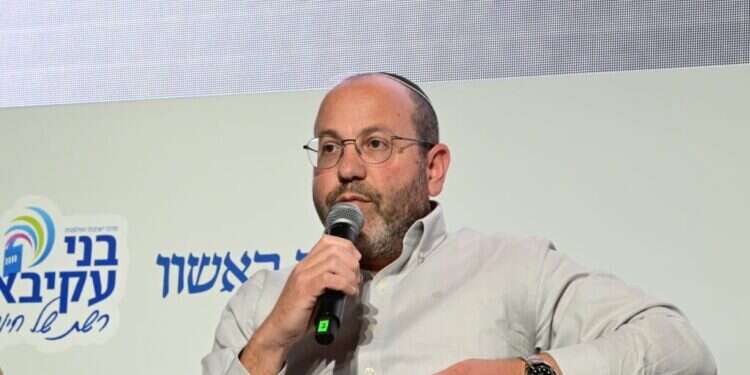 אבי החטוף: "ככל שאתה מדבר יותר על החטופים, כך אתה מרחיק אותם"