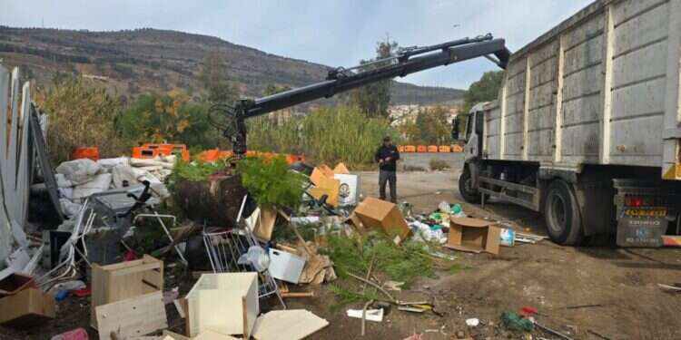 ערבות הדדית: מחלקת שפ"ע בגני-תקווה הצפינה לסייע בשיקום קריית-שמונה