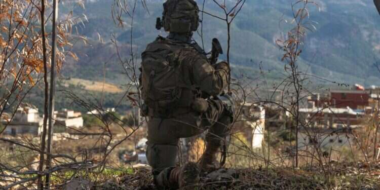 לוחמי צה לראשונה מתחילת המבצע: חטיבות הקומנדו והצנחנים יצאו מלבנון