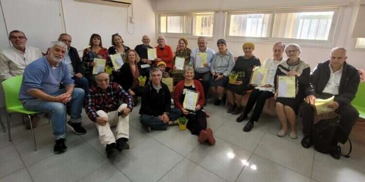 חברי מיזם אנו באנו המתנדבים בעיר ערד. צילום: באדיבות אנו באנו חברי מיזם אנו באנו המתנדבים בעיר ערד. צילום: באדיבות אנו באנו