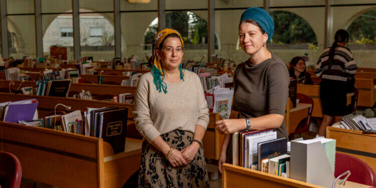 הילה נאור ואלומה פלורסהיים–דור. צילום: נעמה שטרן