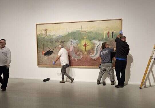 לראשונה מ-7 באוקטובר, היצירות במוזיאון תל אביב לאומנות יוצאות מהמקלטים