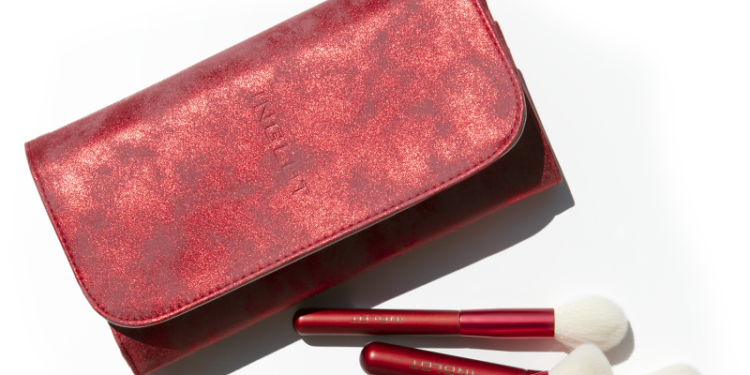 קרם או אבקה: הטרנדים לאיפור נכון בחורף הקרוב