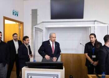 נתניהו בבית המשפט בתל־אביב, ביום שלישי . צילום: מוטי מילרוד