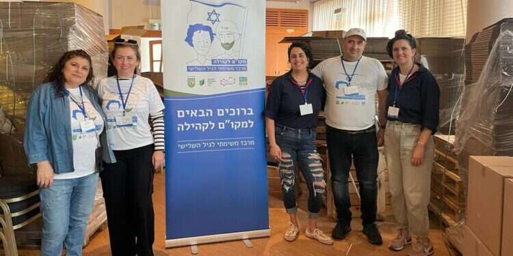 פעילות של תנועת דרור ישראל ושל מועצת הקבוצות והקהילות המשימתיות במלונות ים המלח, לפני כשנה. צילום: דנה סמימיאן פעילות של תנועת דרור ישראל ושל מועצת הקבוצות והקהילות המשימתיות במלונות ים המלח, לפני כשנה. צילום: דנה סמימיאן