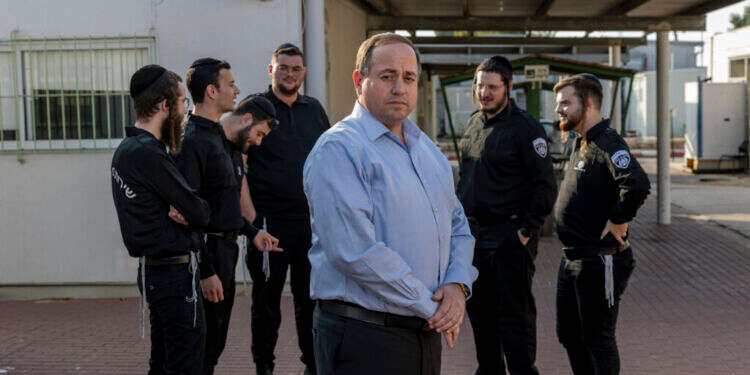 "אני לא בתחרות עם הצבא". פינסקי בחטיבת ההדרכה בשב"ס, השבוע. צילום: נעמה שטרן