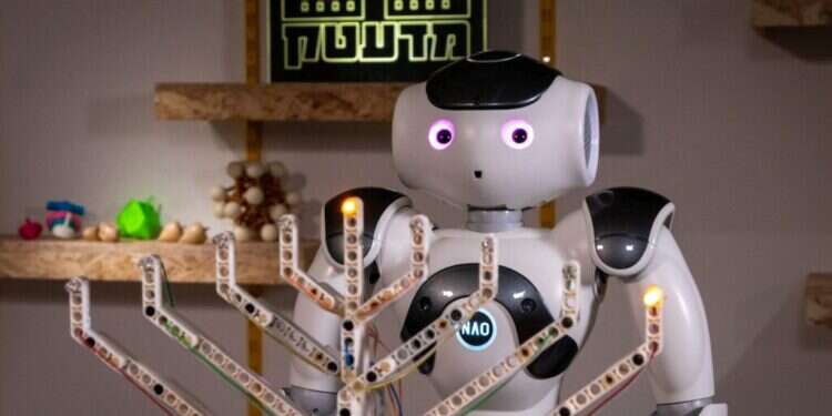 רובוט נאו, מדעטק חיפה. צילום: מושון תמיר הצגות, פארקים, קרקס ומדע: פעילויות לחנוכה לכל המשפחה בכל הארץ