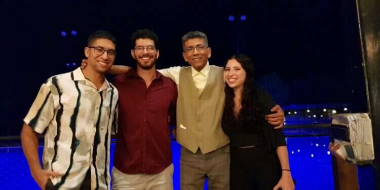 משפחת דוד. תמונה: באדיבות המשפחה "אביתר, אני מאחל לנו נס חנוכה": עילי דוד כותב לאחיו החטוף