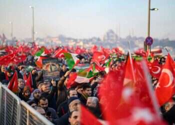 הפגנה נגד ישראל בטורקיה, שלשום. צילום: איי.אף.פי