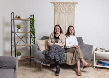 נעמי ובת־שבע סטפלמן. גבעת־שמואל. צילום:אבישג שאר־ישוב