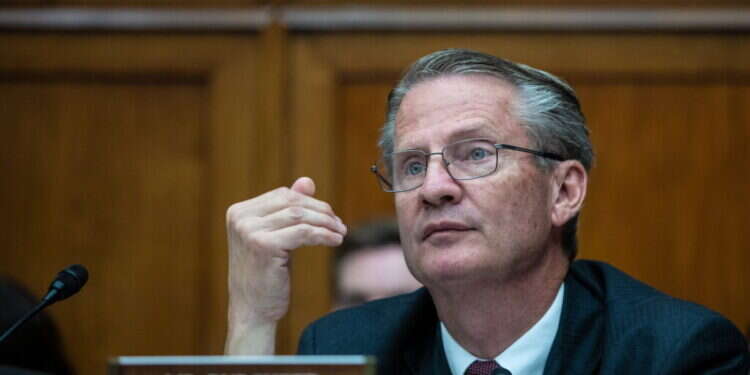 חבר קונגרס אמריקני: יש עדויות לחייזרים במעמקי האוקיאנוס