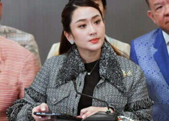 ראש ממשלת תאילנד כמעט נפלה בשיחת הונאה טלפונית