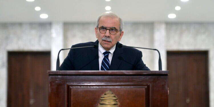 ראש ממשלת לבנון נוואף סלאם. צילום: EPA/WAEL HAMZEH ראש הממשלה החדש של לבנון: אפעל לנסיגת חיזבאללה מדרום לבנון