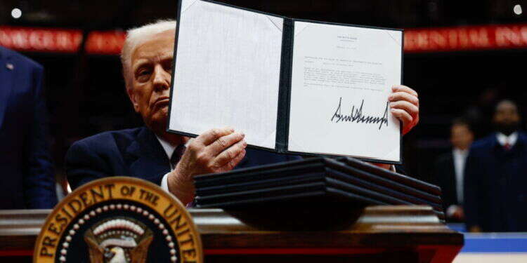 דונלד טראמפ, צילום: EPA/ANNA MONEYMAKER / POOL