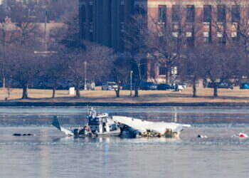 התרסקות מטוס הנוסעים ליד וושינגטון: אין תקווה לאיתור ניצולים