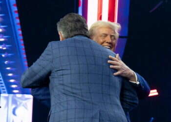 מתנת השבעה: טראמפ קיבל ציורי ילדים חטופים ששוחררו מהשבי