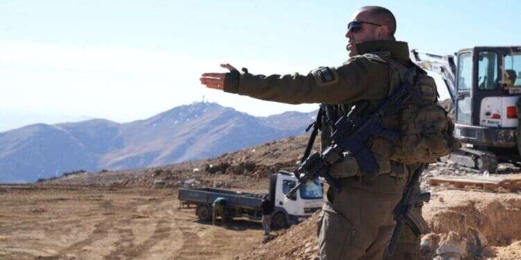 בינוי במוצבי כתר החרמון. צילום: דובר צה נערכים לשיא החורף: צה"ל מקים מוצבים חדשים בכתר החרמון