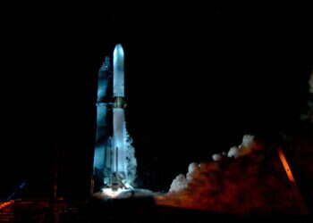 הטיל ניו גלן של בזוס, צילום: AFP  ראש בראש מול מאסק: חברת החלל של בזוס תשגר את טיל הענק