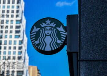 סערה בארה"ב בעקבות שינוי מדיניות השימוש בשירותים ברשת סטארבקס