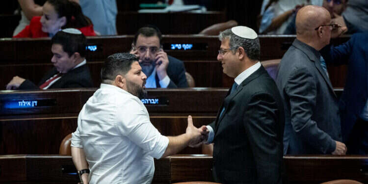 השר בן גביר וח הקואליציה ניצחה את בן גביר: כך אושר החוק שעוצמה יהודית עיכבה