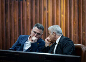 "לפיד הריקא והשרלטן": חילופי האשמות בין סער ליו"ר האופוזיציה