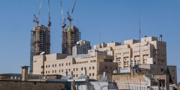 בנייה בירושלים. צילום: נתי שוחט - פלאש90 "כמעט בלתי נמנע": כך נשחטו שלוש הפרות הקדושות של ירושלים