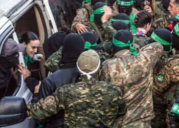 סרטון תעמולה שמשחזר את טראומת החטיפה. שחרור החטופות ביום ראשון. צילום: גטי אימג'ס