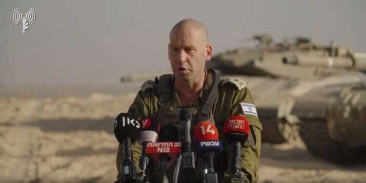 מפקד פיקוד הדרום, אלוף ירון פינקלמן ברצועת עזה. צילום: דובר צה לאחר התפטרות הרמטכ"ל: גם מפקד פיקוד דרום התפטר