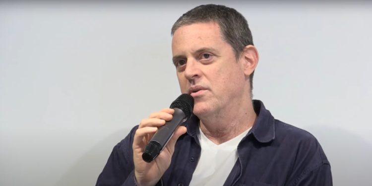 פרופסור עידן לנדו. צילום מסך מיוטיוב פרופ' מאוניברסיטת ת"א האשים את ישראל בפשעי מלחמה