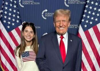 סבא כמו כל הסבים בעולם. קאי ודולנד טראמפ. צילום: מתוך אינסטגרם
 סבא כמו כל הסבים בעולם. קאי ודולנד טראמפ. צילום: מתוך אינסטגרם