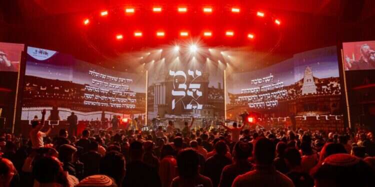 מופע  לא עוד מופע מוזיקלי: איך אפשר להסביר את הטירוף של "צמאה"