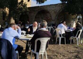 חברי גרעין שא-נור וישיבת חומש בשא-נור, הבוקר לראשונה מתחילת המלחמה: עשרות יהודים עלו לשא-נור לאור יום