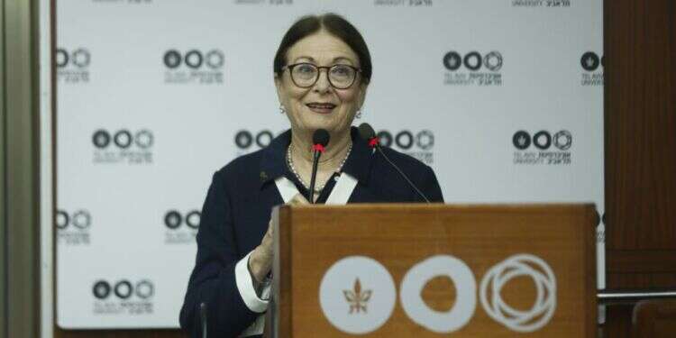 נשיאת העליון לשעבר אסתר חיות. צילום: דוברות אוניברסיטת תל אביב נשיאת העליון לשעבר תוקפת את מתווה לוין-סער: "אותה גברת בשינוי אדרת"