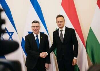 סער בהונגריה: צווי האג הם ניסיון אנטישמי למנוע מישראל להגן על אזרחיה