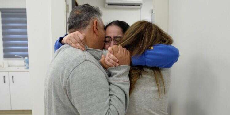 במהלך השבת: 4 חטופות שוחררו וחזרו לישראל