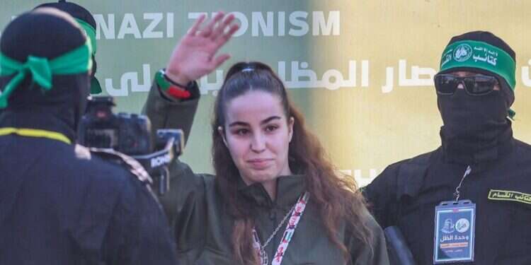 אגם ברגר מועברת מידי חמאס לידי הצלב האדום. AFP אגם ברגר, ארבל יהוד וגדי מוזס שוחררו משבי חמאס