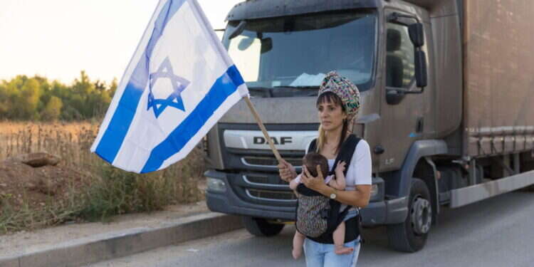 רעות בן חיים מ נתיבות, עוטף עזה.
צילום לירון מולדובן מובילת "צו 9" מברכת על ביטול הסנקציות: "חזרנו למציאות הטבעית"