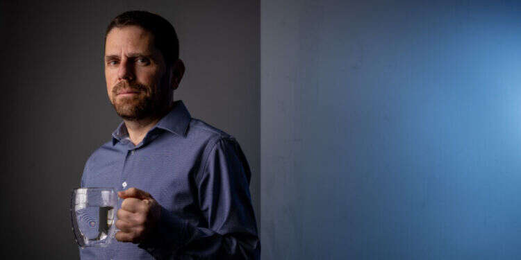 ליפשיץ במשרדי רשות המים בירושלים, השבוע. צילום: אריק סולטן
 ליפשיץ במשרדי רשות המים בירושלים, השבוע. צילום: אריק סולטן