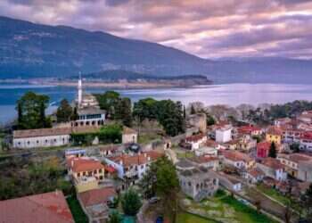 העיר יאנינה. צילום: שאטרסטוק