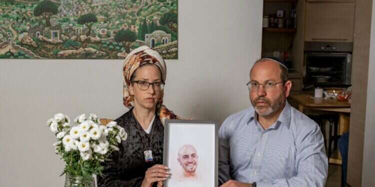 אפרת וצביקה מור. צילום: נעמה שטרן